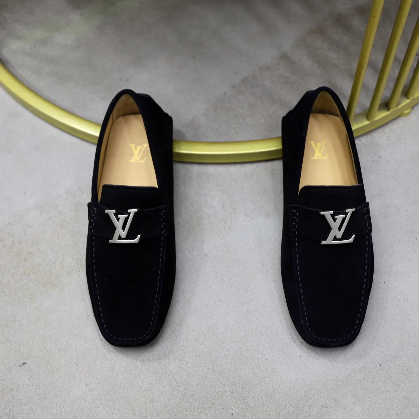 Ex-factory price: 480💰【LV】Louis Vuitton ⚠️High-end men’s driving and pedal series ⚠️38-44 (customized for 45) ⚠️All original cowhide leather! Thick and soft! Made entirely of calfskin lining! Rubber sheet anti-slip beanie sole! Three-dimensional package technology! Fashionable and classic! Handicrafts! Original high quality! Feel free to compare!